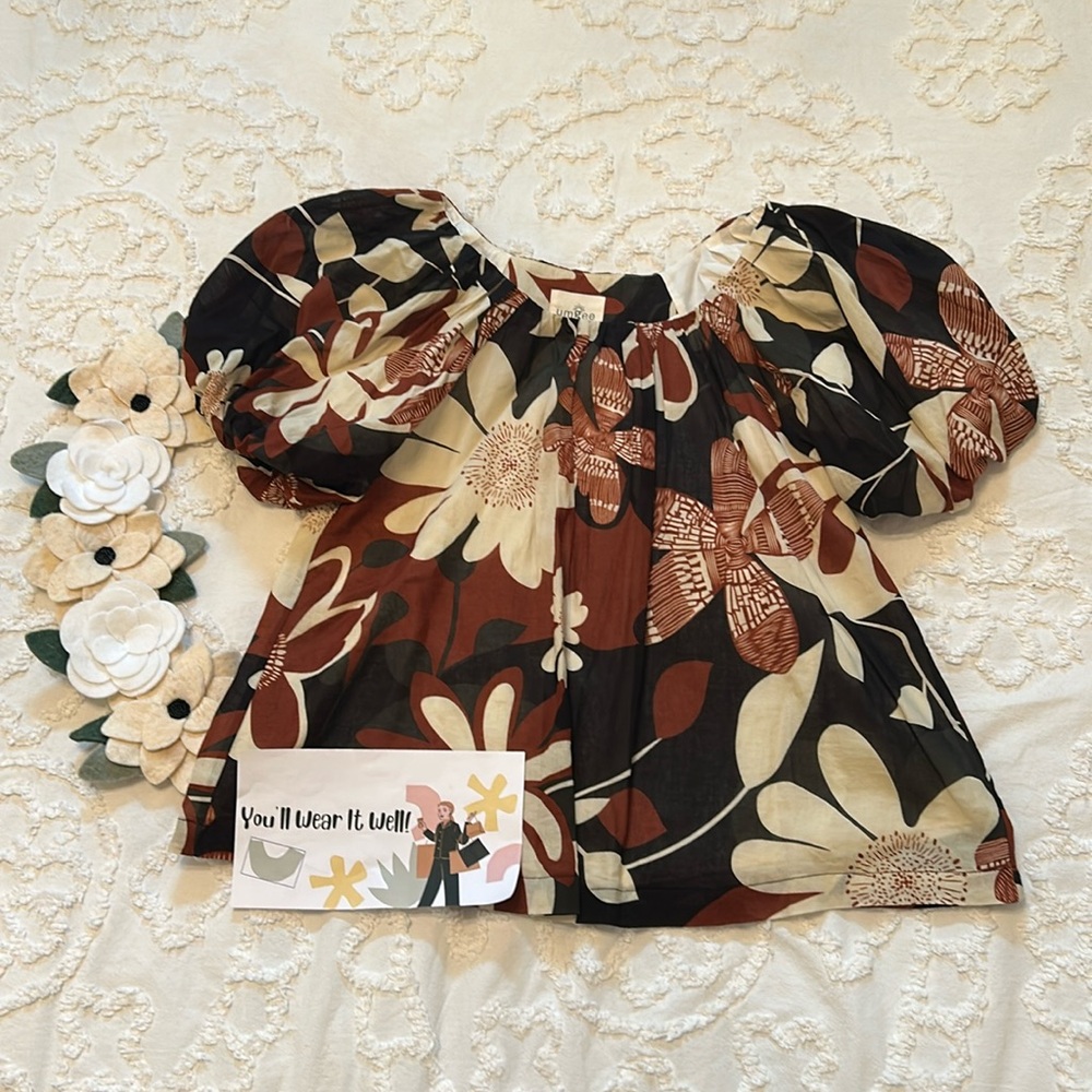 Umgee puffed sleeve blouse. Size S